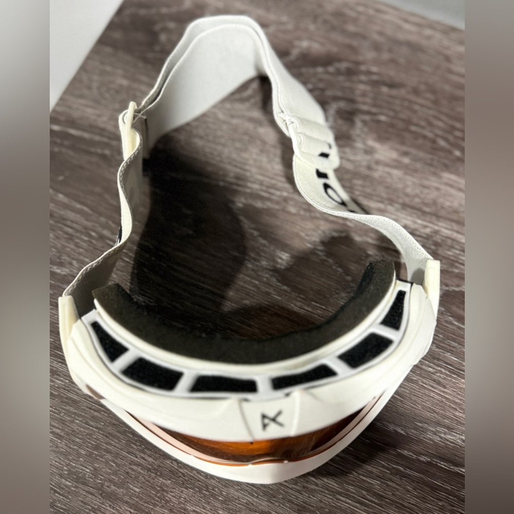 Anon White Ski/Snowboard Goggles with Amber Lens - Picture 3 of 5